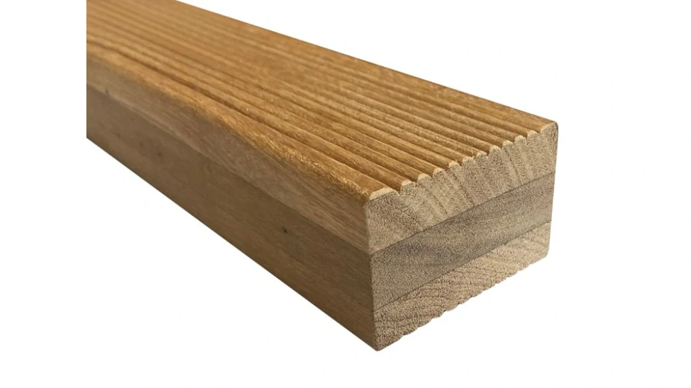 Podkladní hranol Bangkirai 45 × 70 × 4000 mm – nastavovaný
