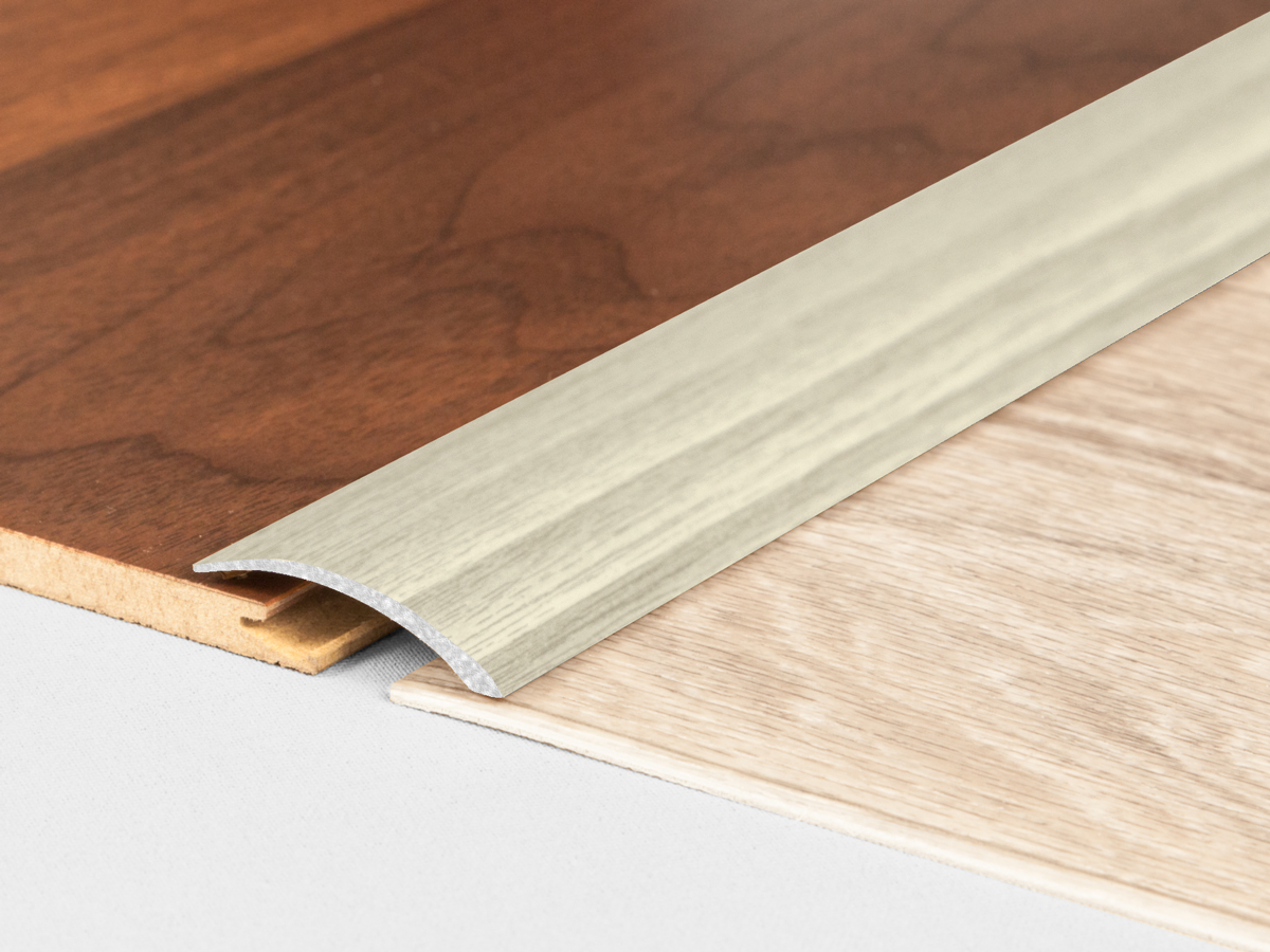 Přechodová lišta samolepicí vyrovnávací Profilteam – Dub arctic E904 – 41 × 1000 mm