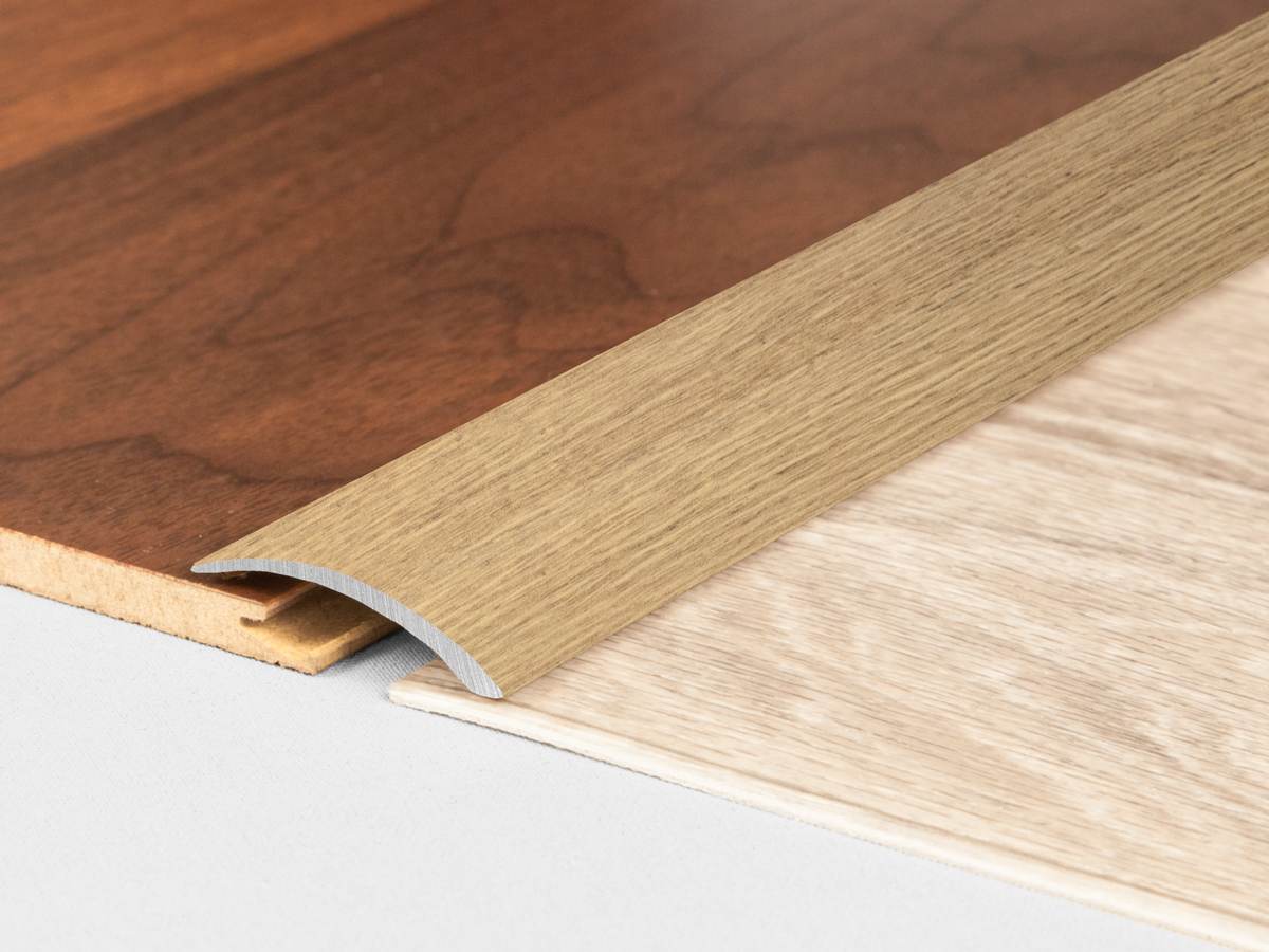 Přechodová lišta samolepicí vyrovnávací Profilteam – Dub P25A – 41 × 1000 mm