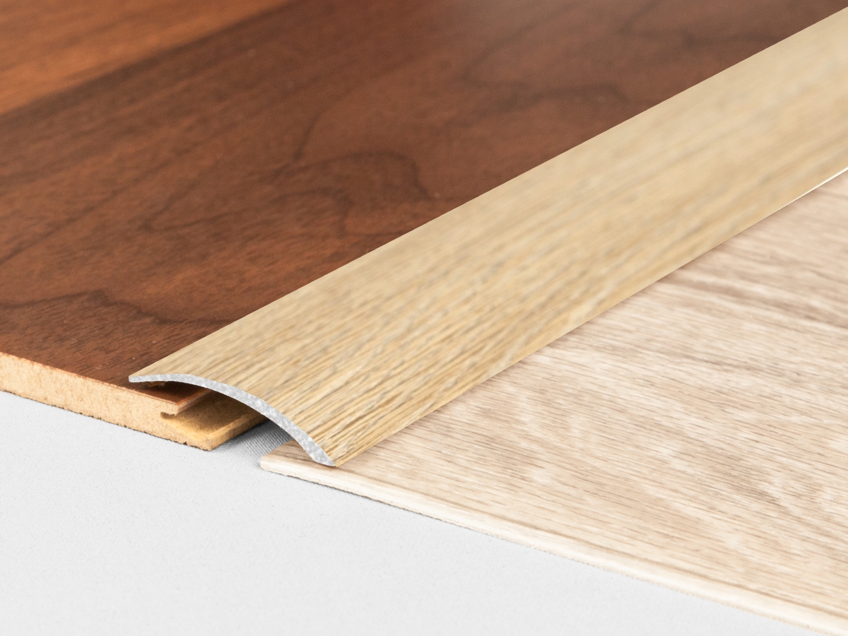 Přechodová lišta samolepící vyrovnávací Profilteam – Dub drásaný P301 – 41 × 1000 mm