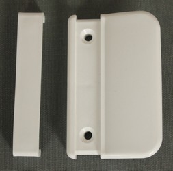 Madlo dveřní plastové 