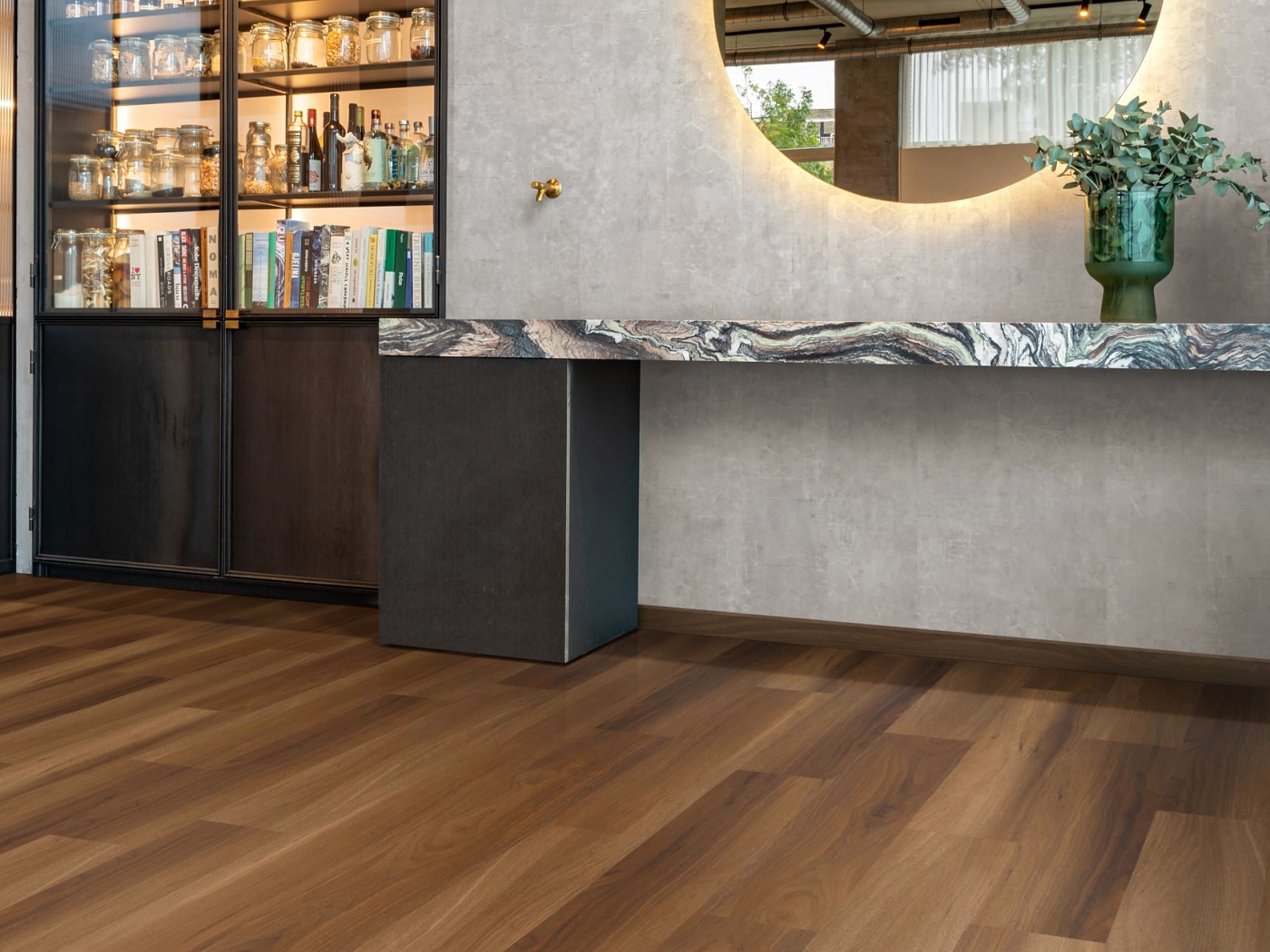 Vinylová podlaha hybridní COREtec SurPlus Planks Royal Walnut 85
