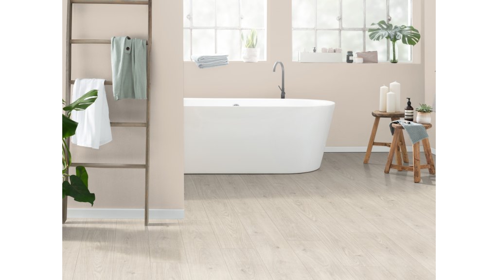 Hybridní podlaha Egger AquaDura+ Classic Dub Berdal bílý