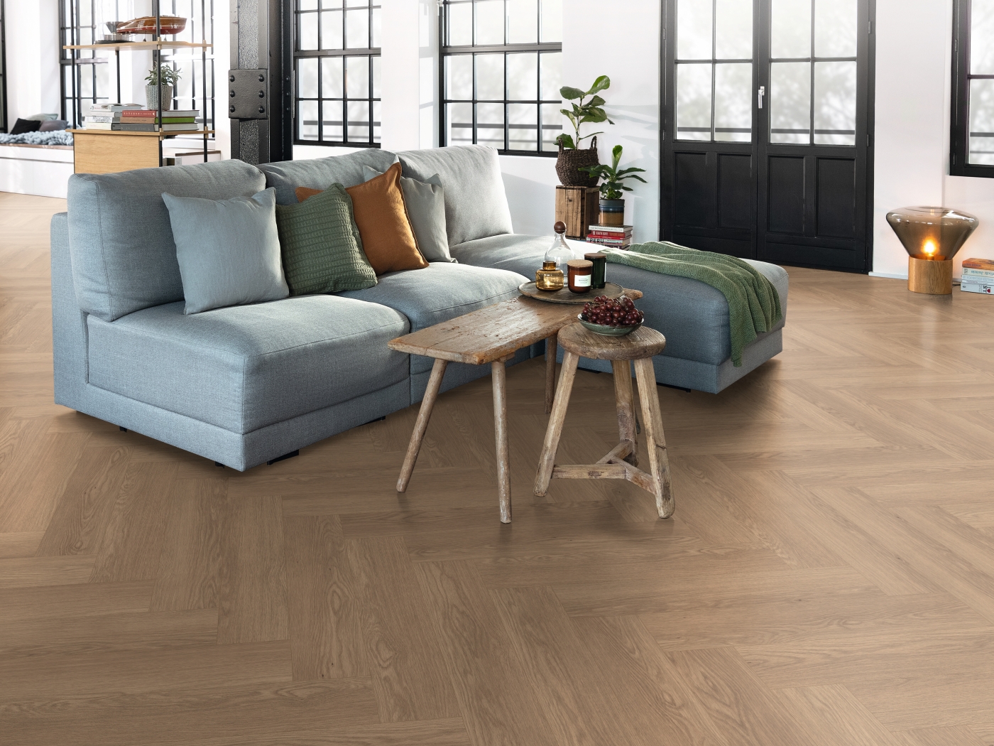 Laminátová podlaha Egger NatureSense Herringbone Dub Baronia hnědý EL2134HB