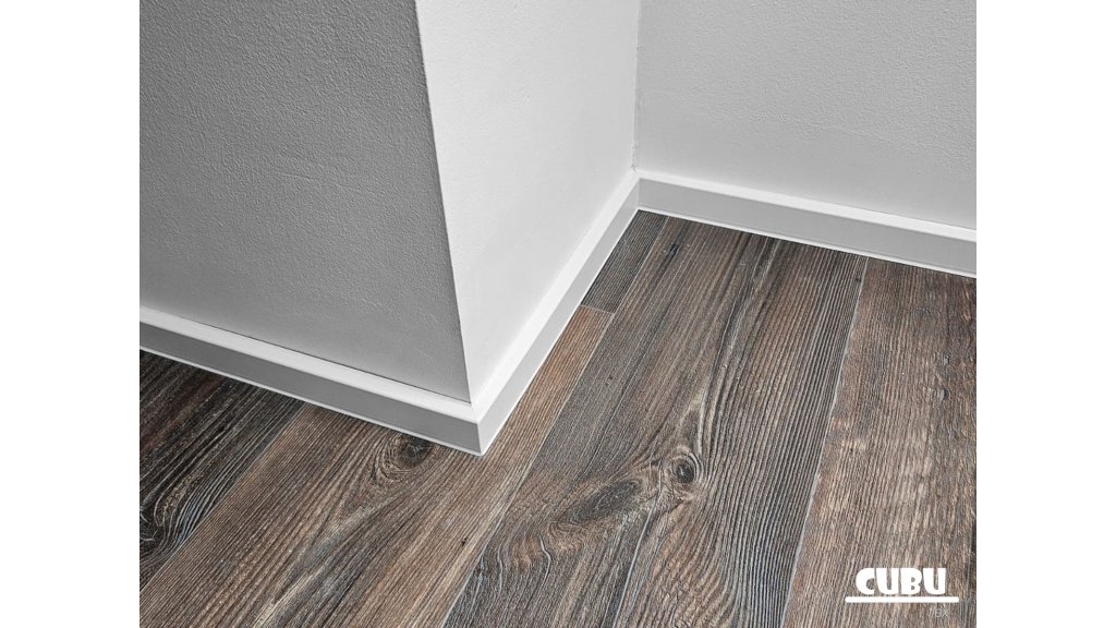 Jádrová soklová lišta CUBU flex life 60 – 1144 Černá, 12,6 × 60 × 2500 mm