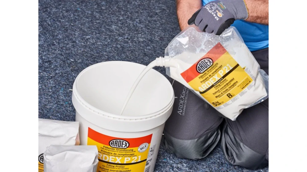 Plnivo, penetrace a pojivový můstek ARDEX P 21 15 kg