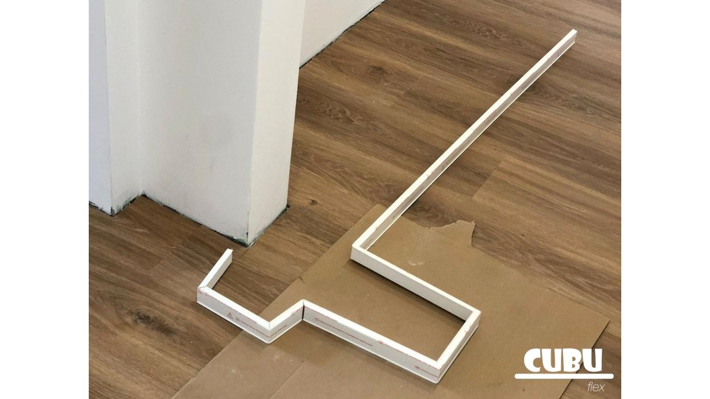 Jádrová soklová lišta CUBU flex life 60 – 1144 Černá, 12,6 × 60 × 2500 mm